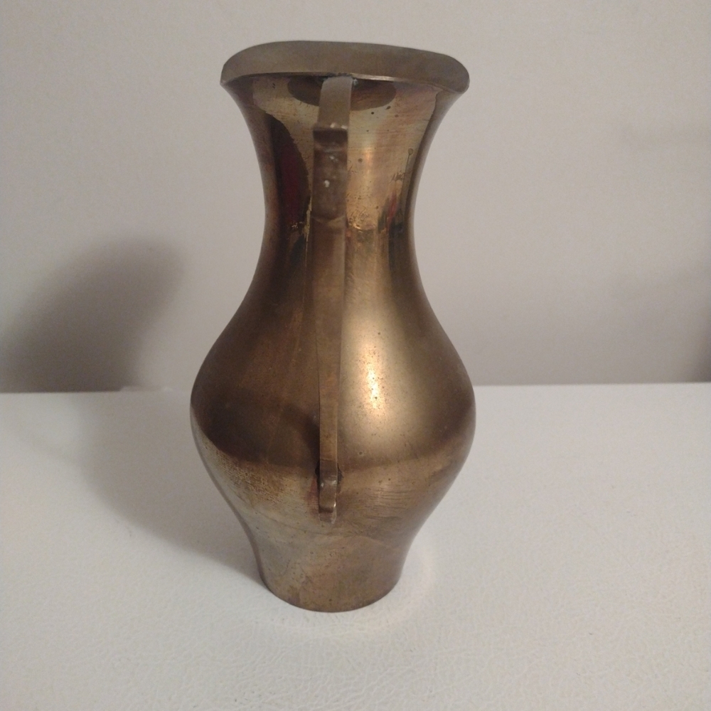Vintage commodore solid brass pitcher made in India 8.5"can be used for flowers - Picture 4 of 9